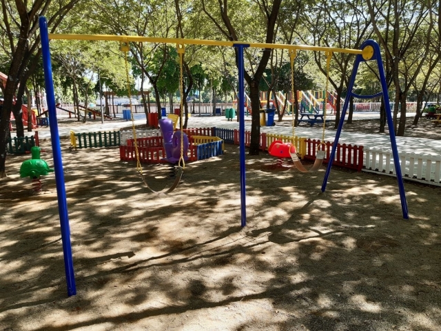 Área de juegos para niños. - Parque Central de Santiago